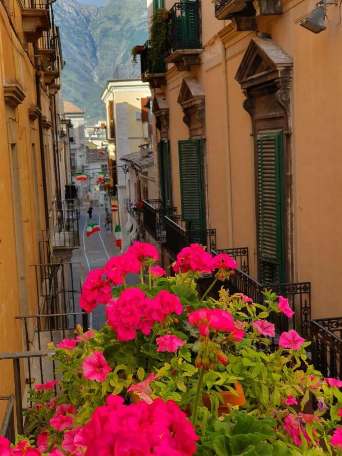 La Dimora Del Falconiere - Luxury Suites Sulmona Exterior foto